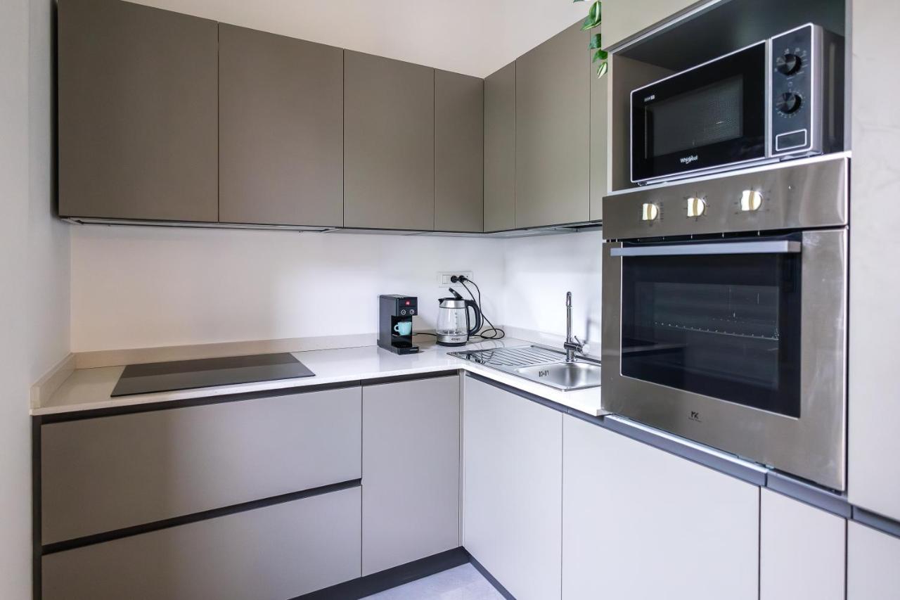 700MstazionecentraleAmpio Trilocale Con 2Balconi Trieste Exteriör bild