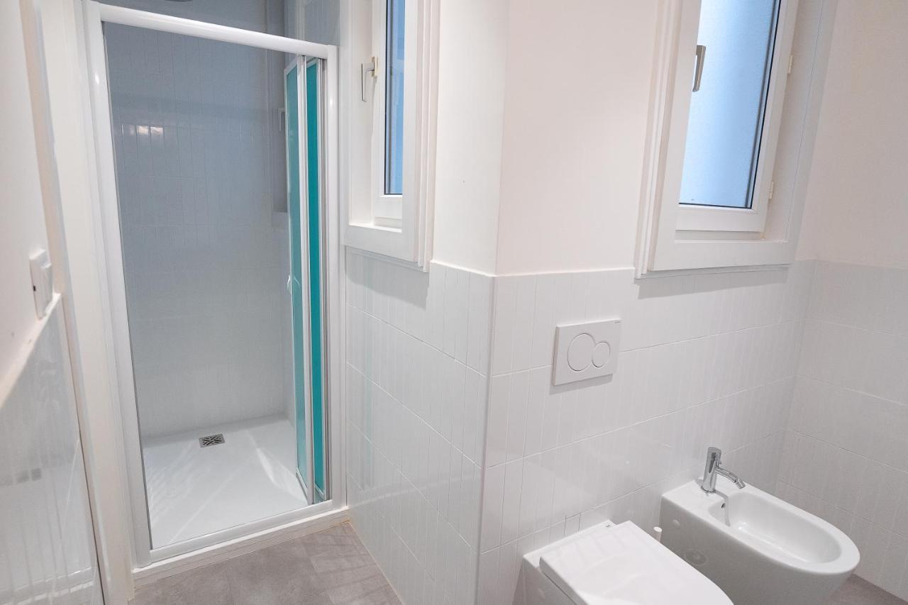 700MstazionecentraleAmpio Trilocale Con 2Balconi Trieste Exteriör bild
