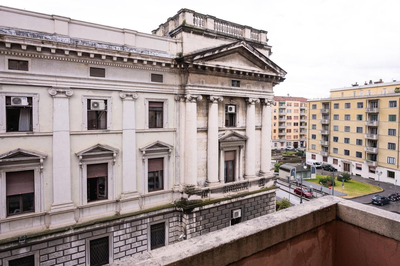 700MstazionecentraleAmpio Trilocale Con 2Balconi Trieste Exteriör bild